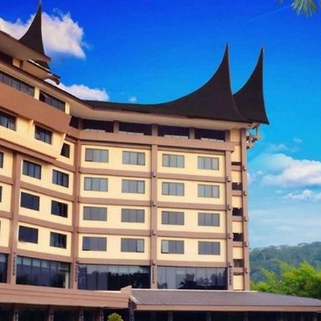 Kyriad Bumiminang Hotel Паданг Екстер'єр фото