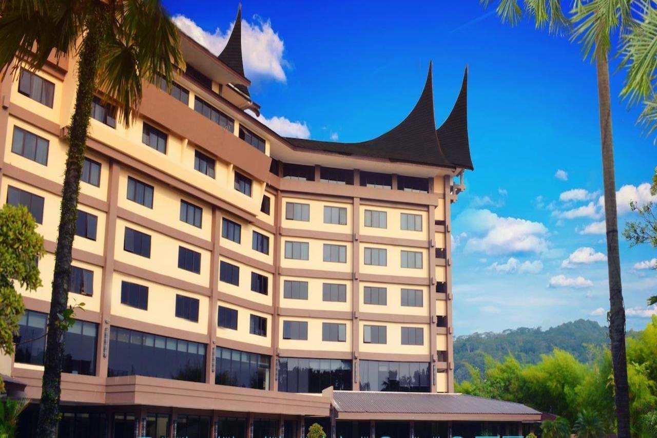 Kyriad Bumiminang Hotel Паданг Екстер'єр фото