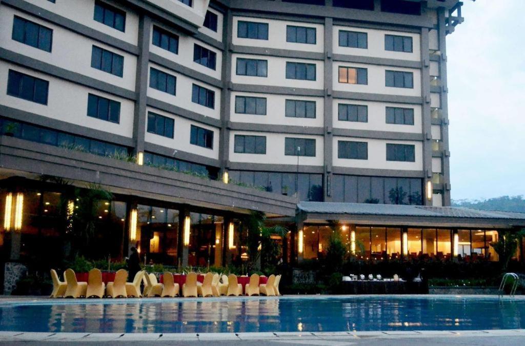 Kyriad Bumiminang Hotel Паданг Екстер'єр фото