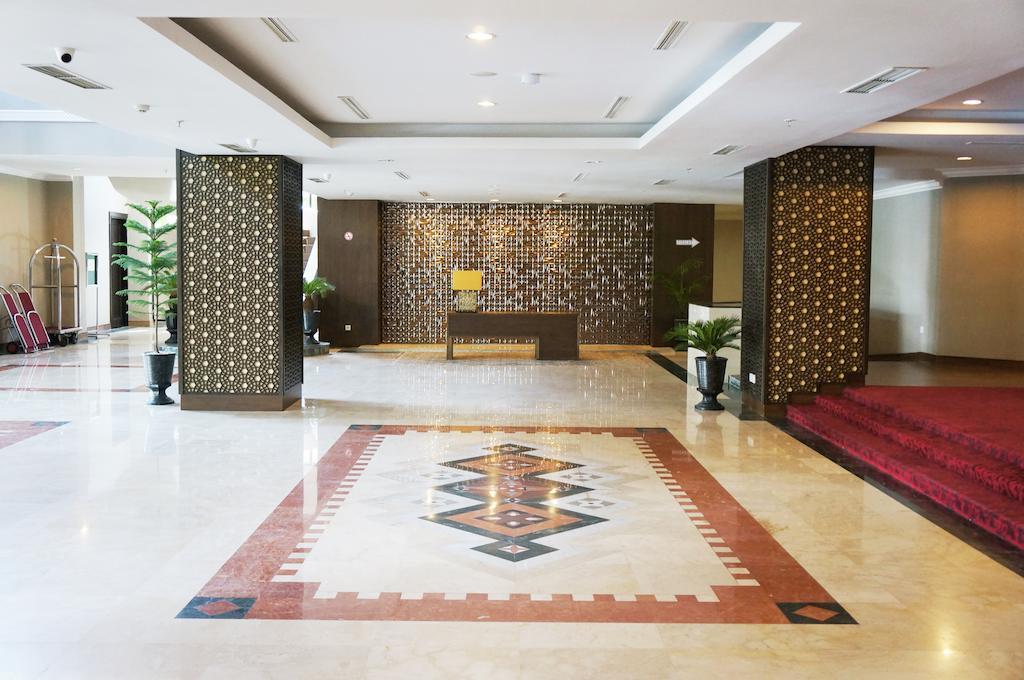 Kyriad Bumiminang Hotel Паданг Екстер'єр фото