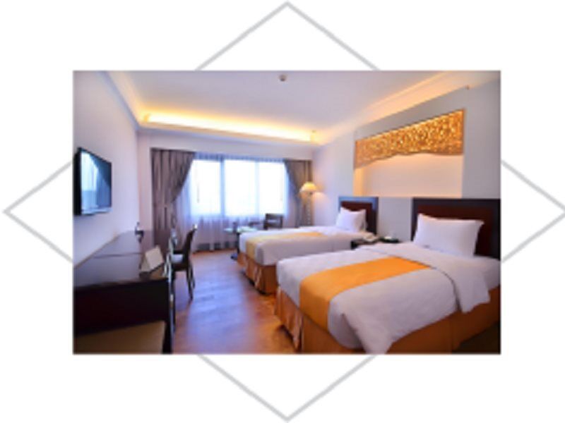 Kyriad Bumiminang Hotel Паданг Екстер'єр фото